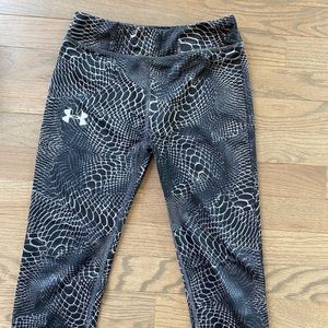 Under Armour Kids Patterned Cropped Leggings, Size Youth Medium (10-12)